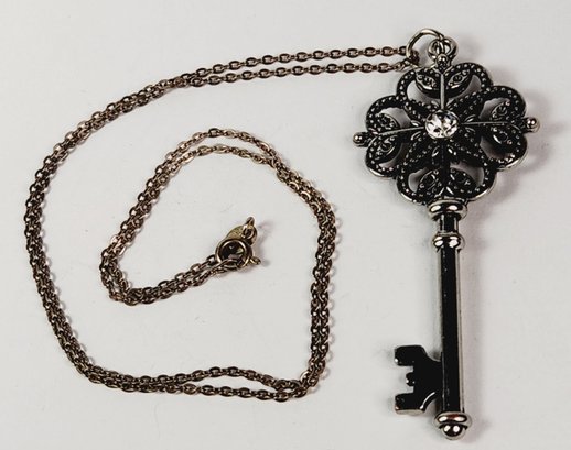 Large Fashion  Black Stone Skeleton  Key Pendant On Sterling Silver Chain Link Necklace