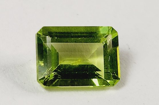 1 Carat ----- 8x6mm Emerald Cut PERIDOT Loose Gemstone