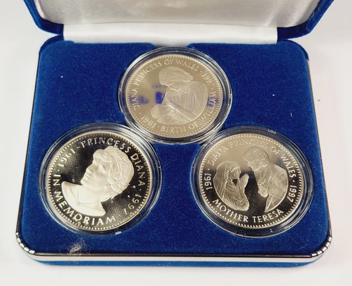 3 Coins Commemorating Princess Diana - Birth Of William, Mother Terisa  $5 Dollar Republic Of Liberia