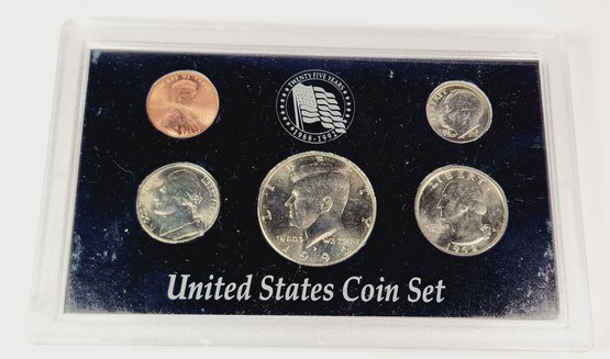 1992 Uncirculated  United States  Mint  Set  5 Coins In Display Case