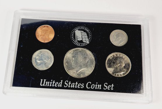 1988 Uncirculated United States  Mint  Set  5 Coins In Display Case