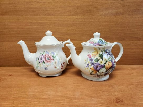 Pair Of Teapots W/floral Design P&k & Sadler