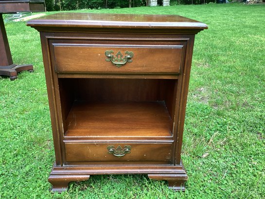 Vintage Link Taylor Mahogany Night Stand Or End Table