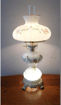 A Lovely Hurricane Shade Milk Glass W/painted Florals Table Lamp 3 Way Switch