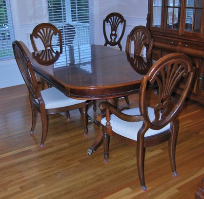 Beautiful Contemporary Dining Table With Six Chairs