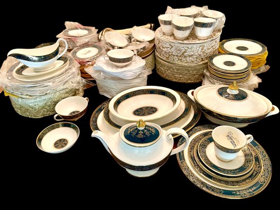 Fantastic And Rare Offering- Royal Doulton Carlyle ,china Set For 18 Plus , 7pps And 149 Pieces Total. LOOK!!!