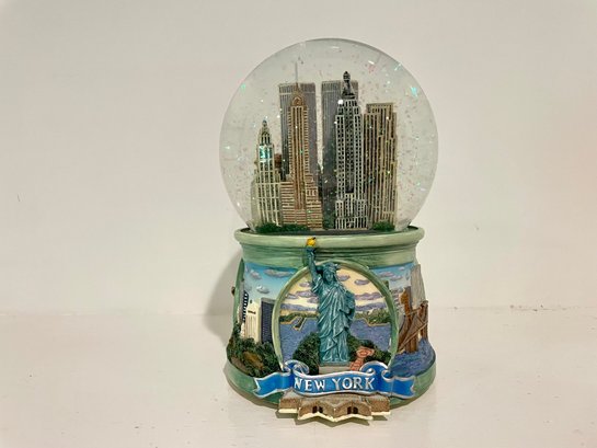 Pre-9/11 Musical Snow Globe Of NYC Skyline With Twin Towers