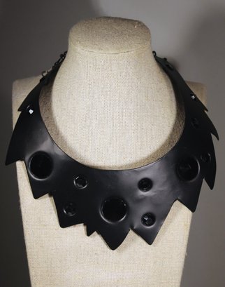 Wild 1980s Black Tone And Black Stone Collar Necklace