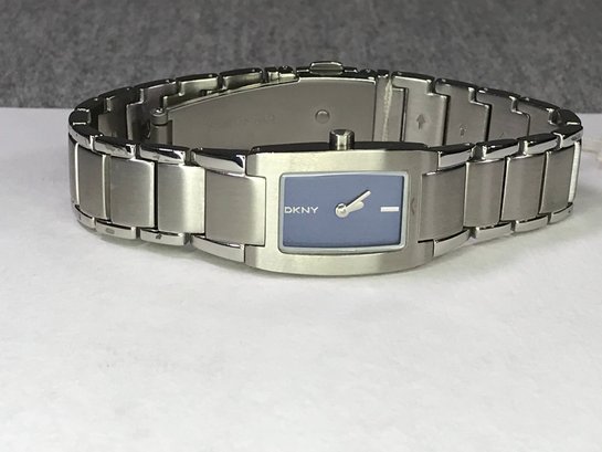 (2 OF 2) $189 Retail Price - New DKNY / DONNA KARAN New York Ladies Watch - Stainless Steel - Grey / Blue Dial