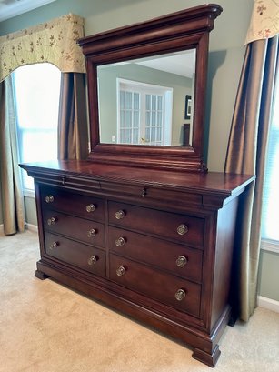 Bassett Ladies Eight Drawer Dresser With Mirror
