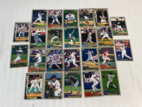 24 Topps 2000 Baseball Cards