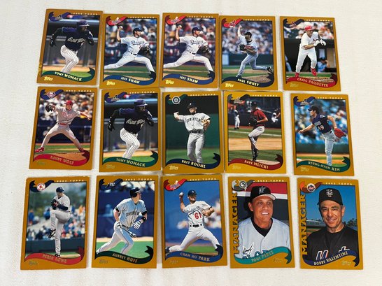 15  Topps 2002 Baseball Cards Including Managers B. Valentine & T. Perez