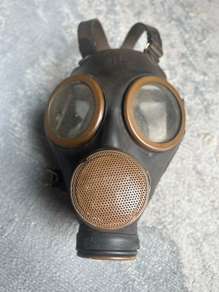 Original Vintage Belgian M-51 Gas Mask