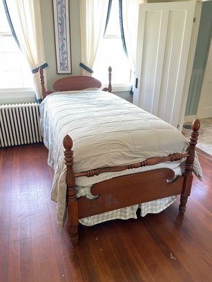 Vintage Colonial Four Post Single Bed.