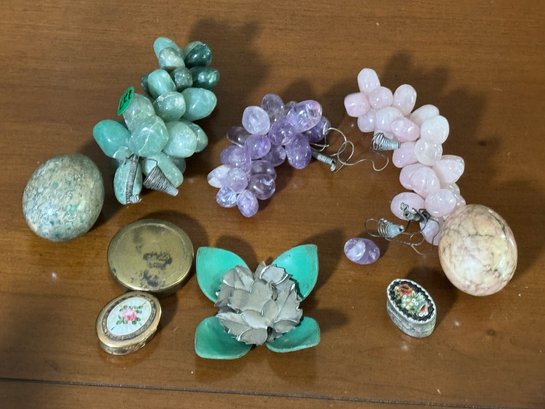 ROSE QUARTZ, JADE, AND AMETHYST GRAPES AND A COLLECTION OF ANTIQUE TRINKET BOXES