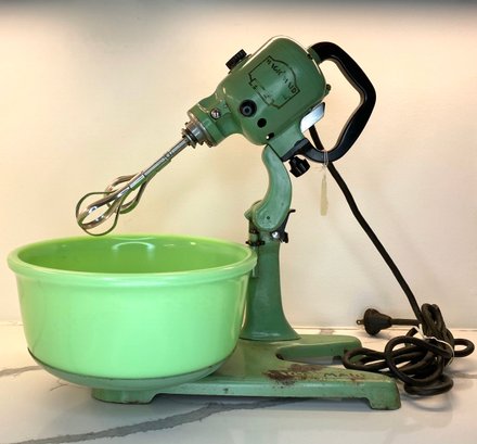 1960s Fitzgerald Magic Maid Counter Top Mixer With Rotating Jadeite Glass Bowl - Tested And Working
