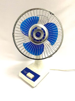 9' Ocillating 2-speed Desk Fan