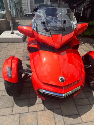 Can-Am Spyder Roadster Motorcycle With Travel Pod - Cherry Red With Black Trim