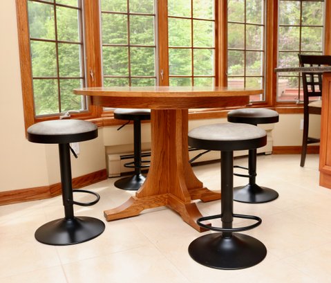 Amish Custom Made Round Pedestal Oak Table With Two Leaves And 4 Adjustable Stools