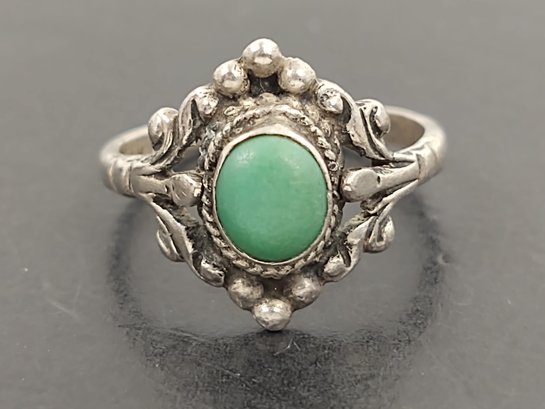 VINTAGE SOUTHWESTERN STERILNG SILVER TURQUOISE RING