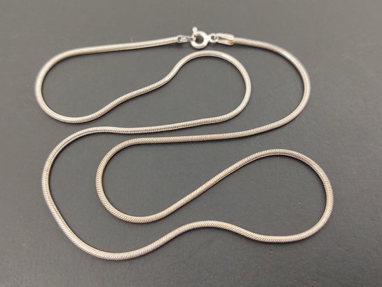 VINTAGE STERLING SILVER SNAKE STYLE CHAIN NECKLACE