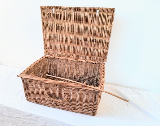 Vintage Woven Picnic Basket/box
