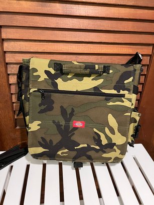Dickies Camouflage Messenger Bag