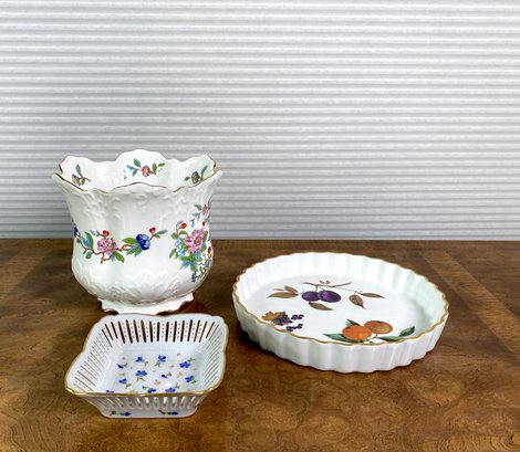 Trio Of Mixed Porcelain - Aynsley   Royal Worcester