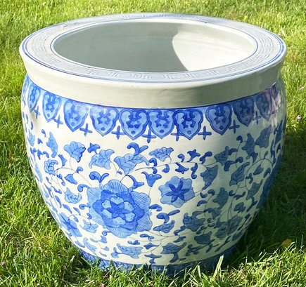 A Large Chinese Transfer Ware Planter