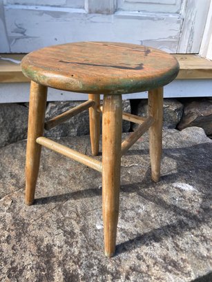 Wooden Stool Cracked Top Can Be Repaired