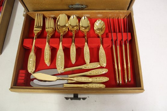 4 Draw Utensils Cabinet With Sets Of Flat Wear