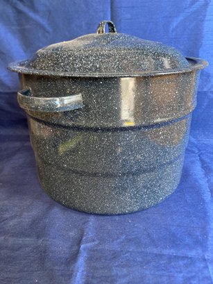 Used 21 Quart Water Bath Canner With Jar Rack