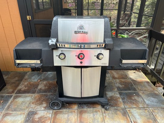 Broil King Gas Grill With Tank