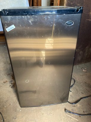 Sanyo Stainless Steel Refrigerator SR 3660S. 010734933