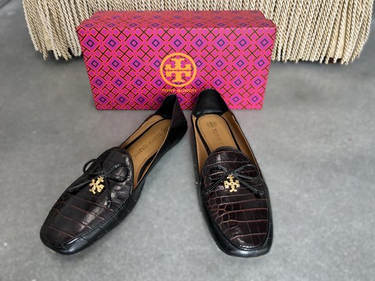 Tory Burch Tory Charm Black Croc Leather Loafer, Size 8