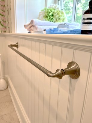 A 32' Towel Bar And Roll Holder - Brushed Nickel - Loc A