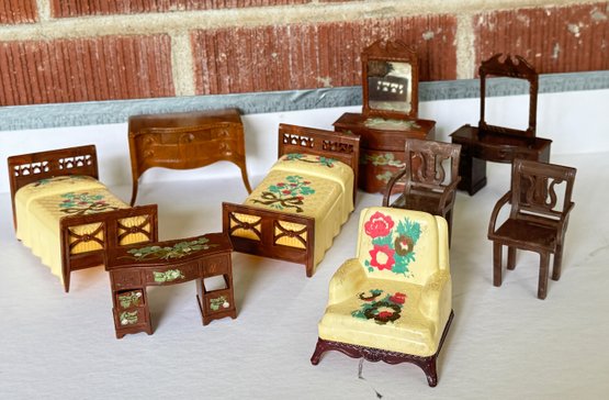 Vintage Doll House Furnishings (A)