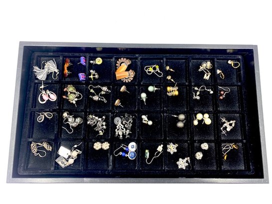 Tray Lot Of 33 Pairs Of Earrings - Vintage To Now