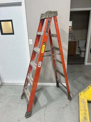 Louisville 8 Ft. Fiberglass Ladder #2