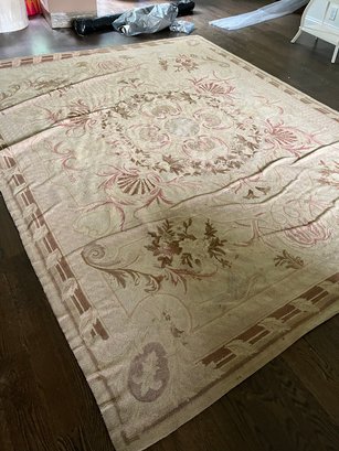A Cottage Chic Relaxed Hooked Aubusson Style Rug - Vintage