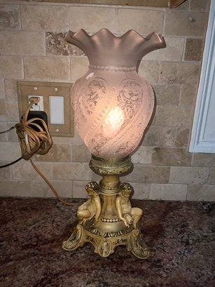 Gorgeous Working Antique Cherubs Metal Boudoir Lamp With Stunning Glass Swirl Etched Shade.