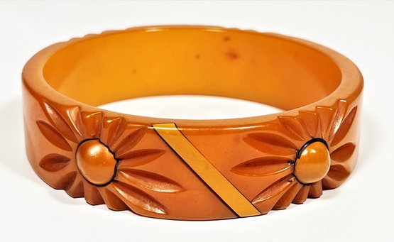 Outstanding Butterscotch Hand Carved Art Deco Flower Bakelite Plastic Bangle Bracelet