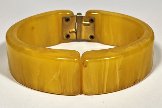 Vintage Bakelite Plastic Clamper Marbleized Yellow Cuff Bracelet