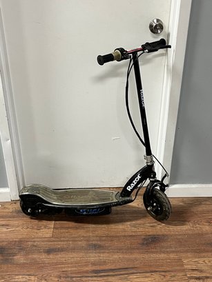 E100 Glow Razor Scooter