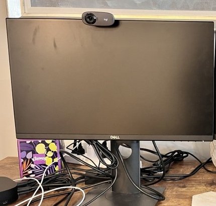 Dell P2219H 21.5-inch Full HD Display Monitor (1 Of 2)