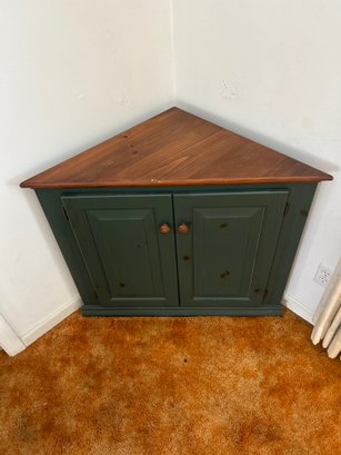 Clever & Generously Sized Corner Cabinet
