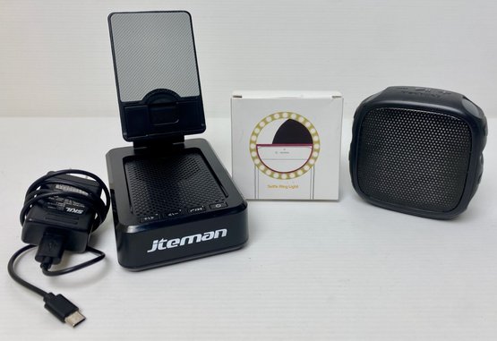 Two Bluetooth Speakers And A Ring Light (3)