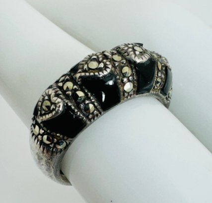 ART DECO STYLE STERLING SILVER ONYX AND MARCASITE RING
