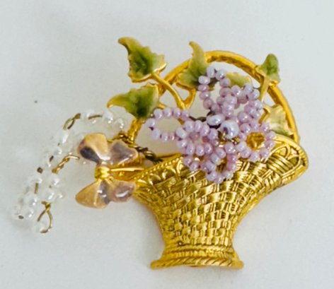 PRETTY GOLD TONE BEADED AND ENAMELED BASKET OF FLOWERS BROOCH