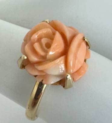PRETTY 14K GOLD CARVED CORAL ROSE FLOWER RING
